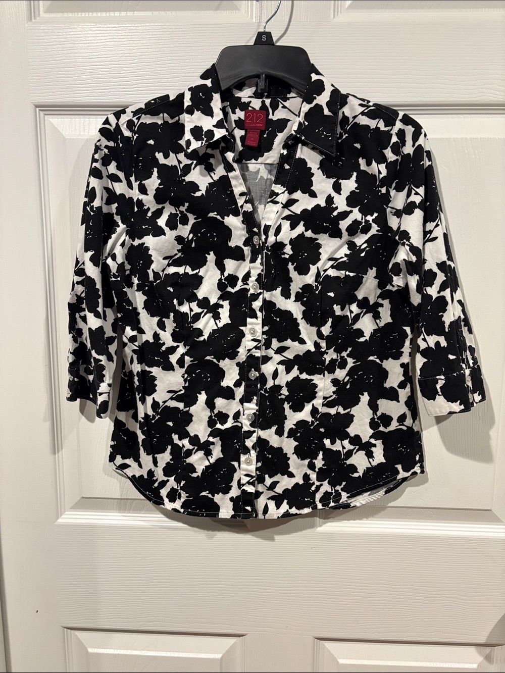212 Collection Black and White Floral Button-Down Shirt